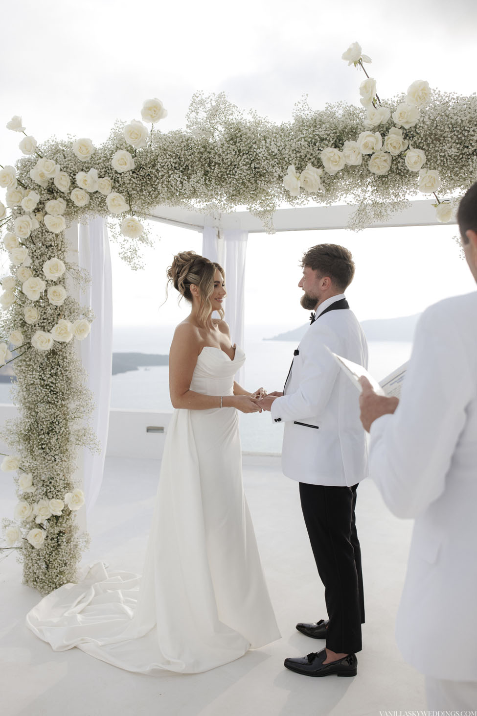 h&h_dreamy_elopement_dana_villas_location_santorini_greece