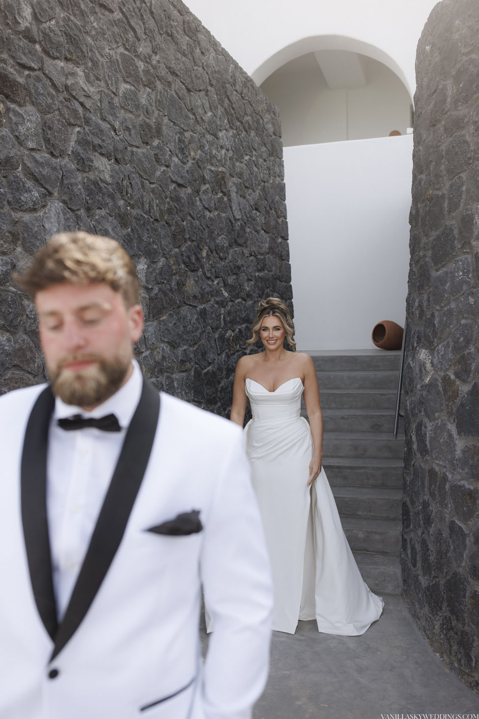 h&h_dreamy_elopement_dana_villas_location_santorini_greece