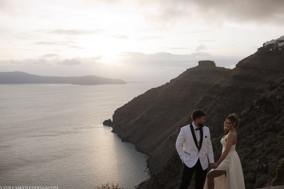 h&h_dreamy_elopement_dana_villas_location_santorini_greece