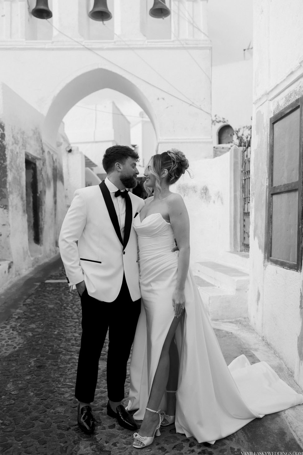 h&h_dreamy_elopement_dana_villas_location_santorini_greece