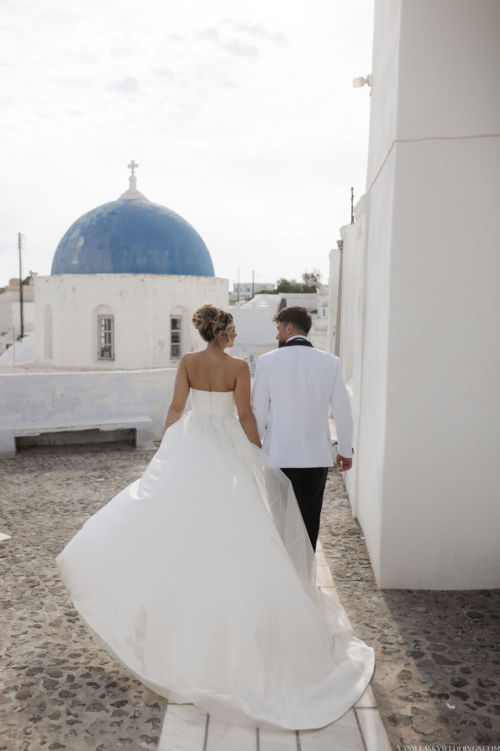 h&h_dreamy_elopement_dana_villas_location_santorini_greece