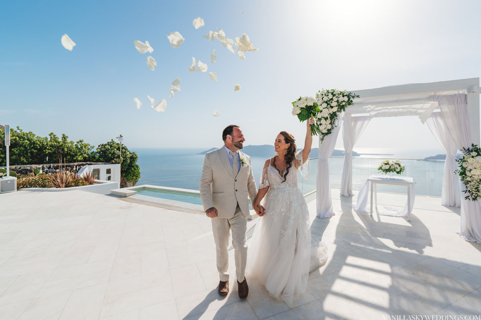 rocabella-hotel-wedding-elopement-infiniti-kiosk-santorini-greece-imerovigli