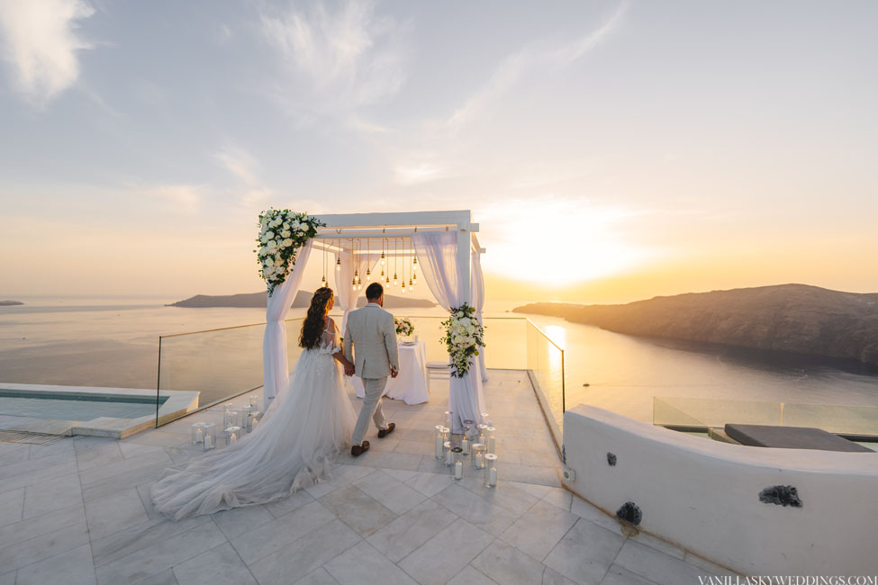 rocabella-hotel-wedding-elopement-infiniti-kiosk-santorini-greece-imerovigli