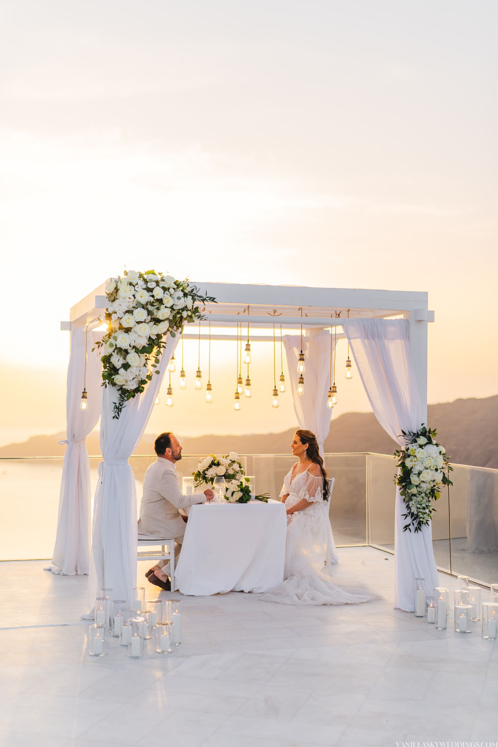 rocabella-hotel-wedding-elopement-infiniti-kiosk-santorini-greece-imerovigli