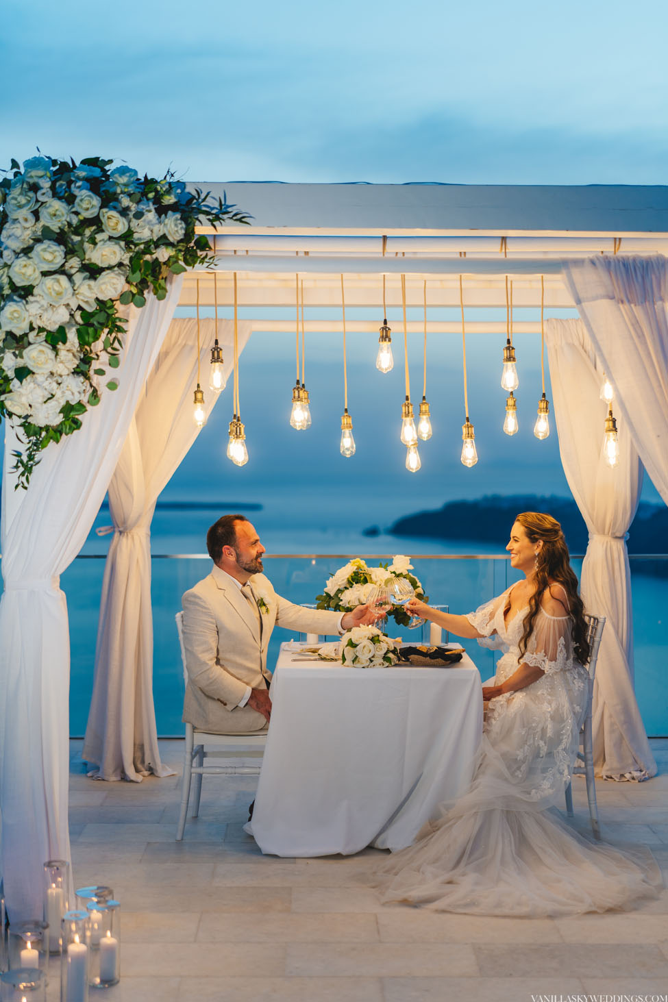 rocabella-hotel-wedding-elopement-infiniti-kiosk-santorini-greece-imerovigli