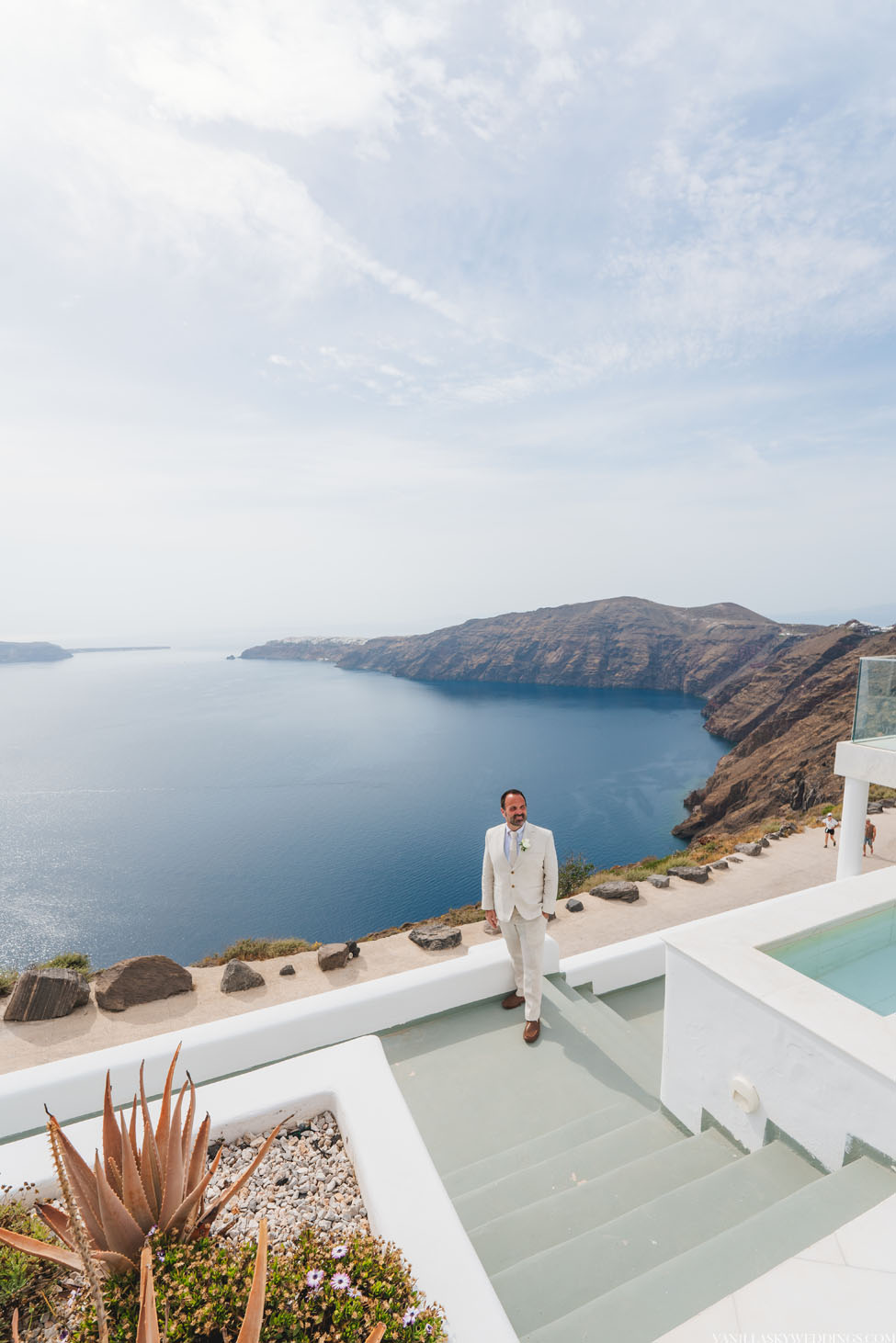 rocabella-hotel-wedding-elopement-infiniti-kiosk-santorini-greece-imerovigli