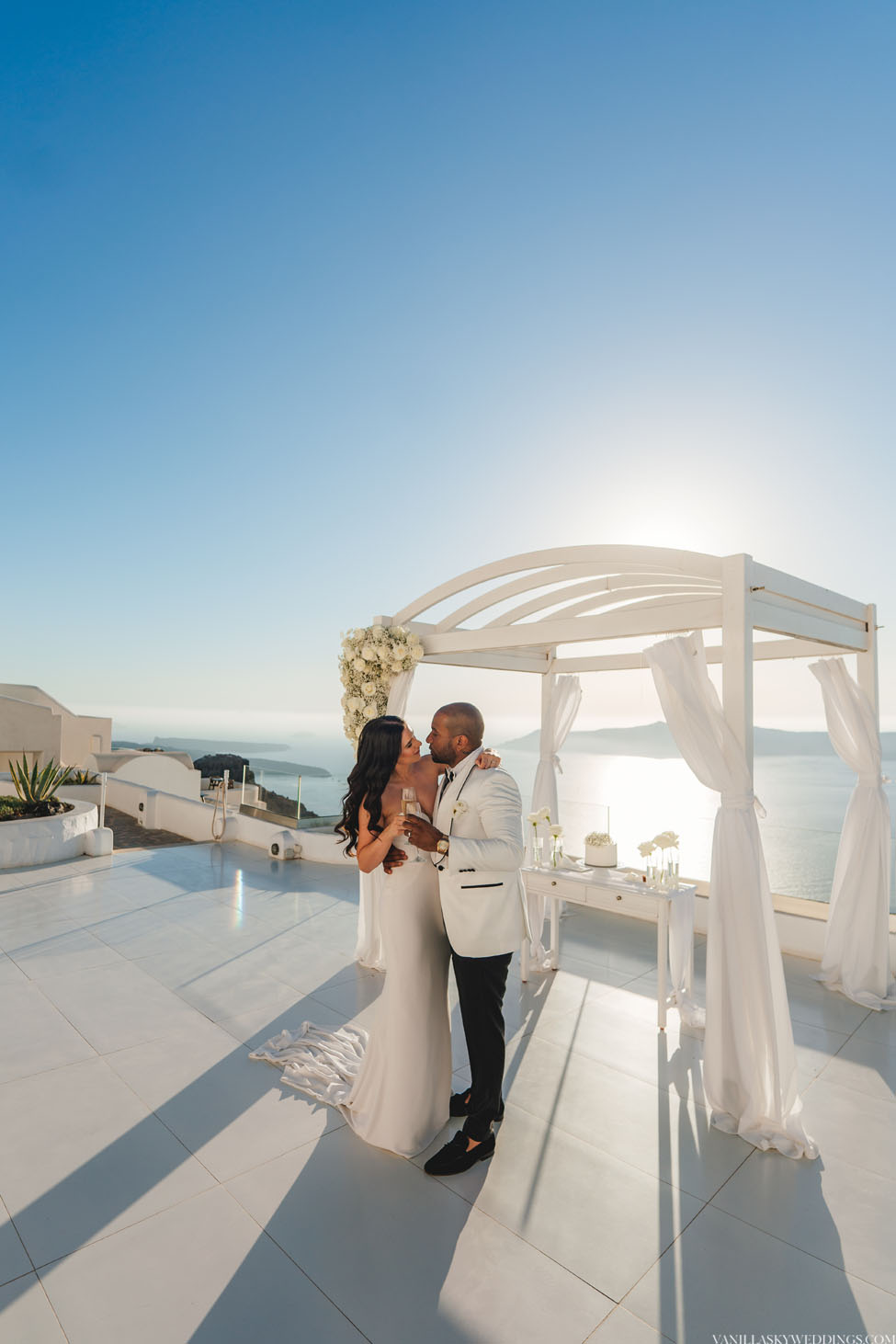 elopement-at-andromeda-villas-hotel-santorini-greece-ceremony