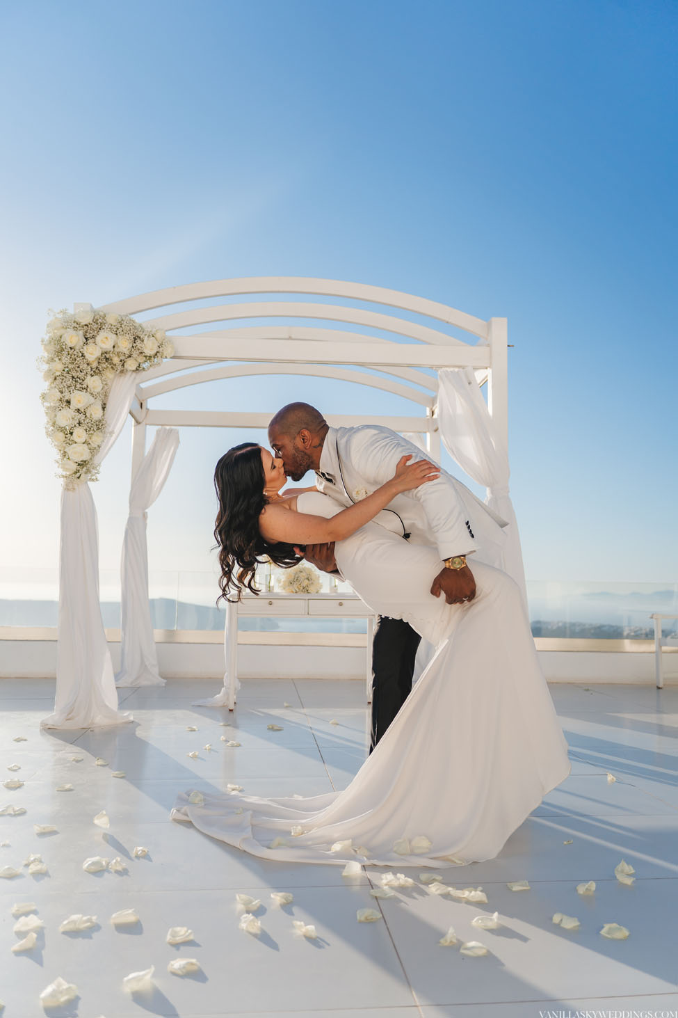 elopement-at-andromeda-villas-hotel-santorini-greece-ceremony