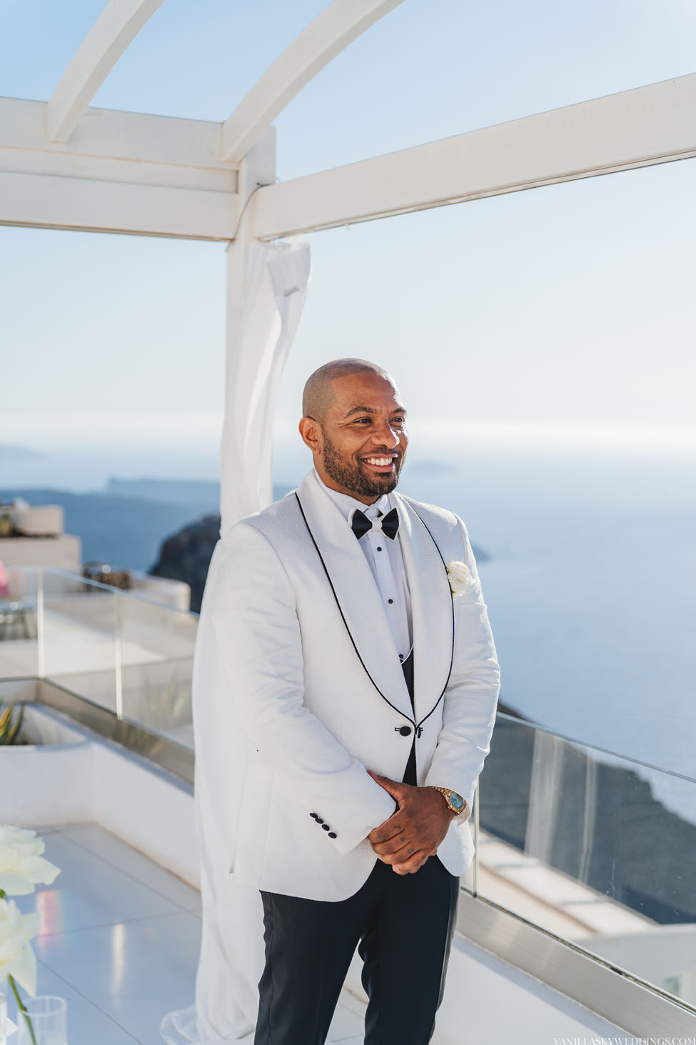 elopement-at-andromeda-villas-hotel-santorini-greece-ceremony