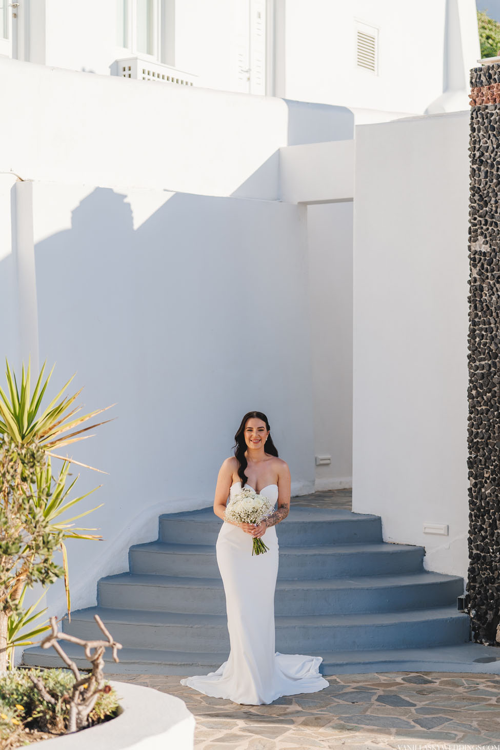 elopement-at-andromeda-villas-hotel-santorini-greece-ceremony