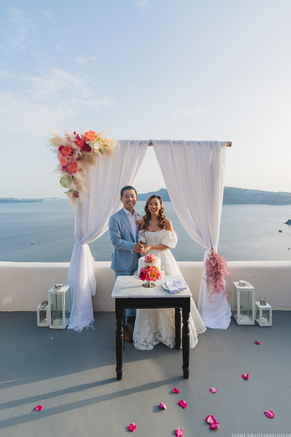 canaves-elopement-wedding-in-santorini-greece-oia