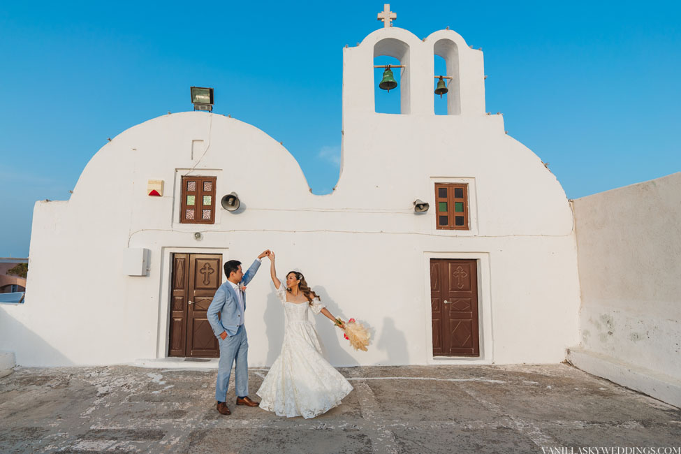 canaves-elopement-wedding-in-santorini-greece-oia