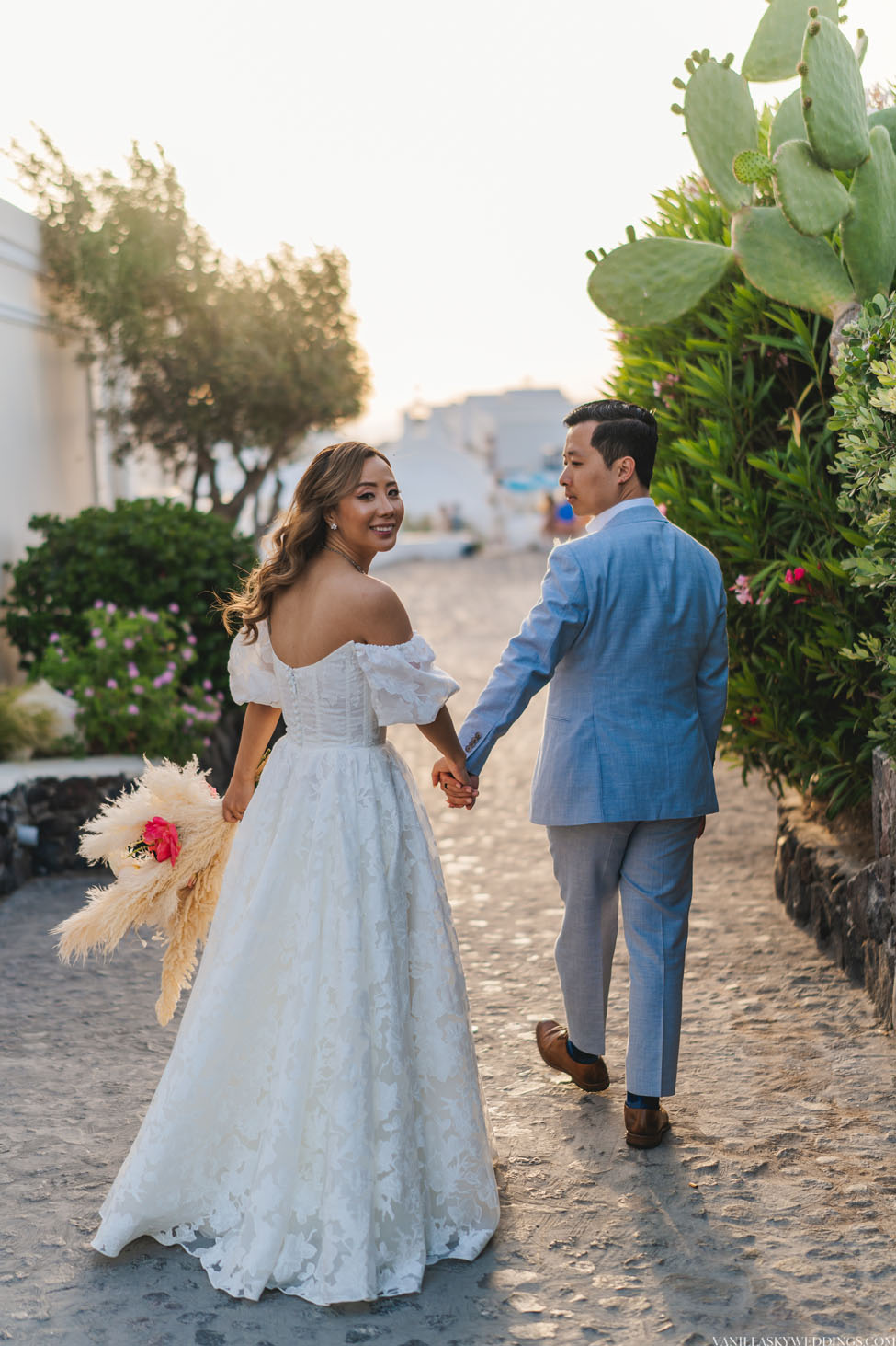 canaves-elopement-wedding-in-santorini-greece-oia