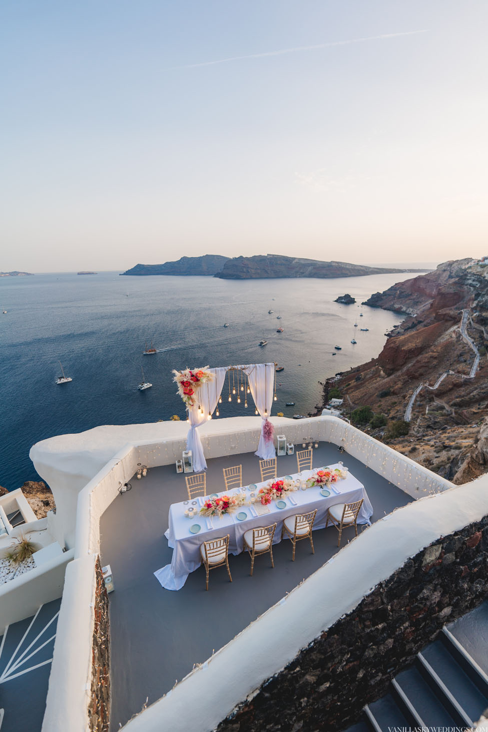 canaves-elopement-wedding-in-santorini-greece-oia