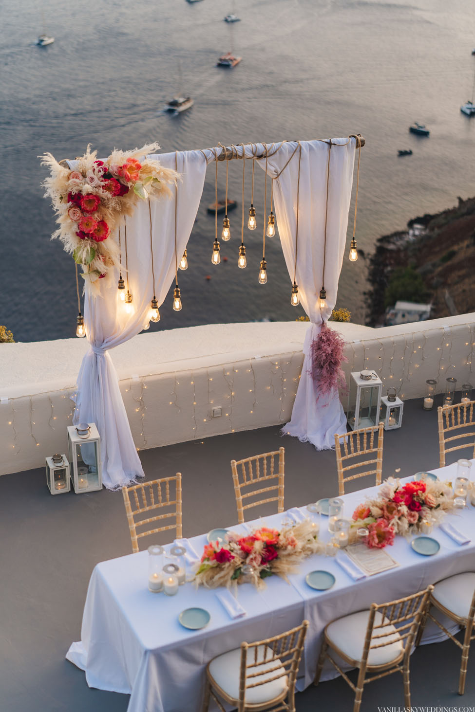 canaves-elopement-wedding-in-santorini-greece-oia