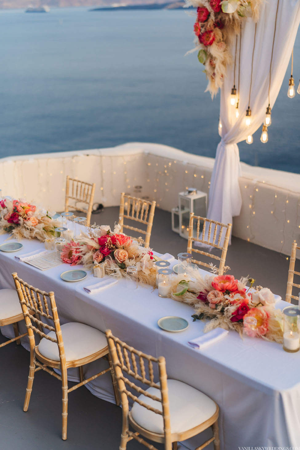 canaves-elopement-wedding-in-santorini-greece-oia