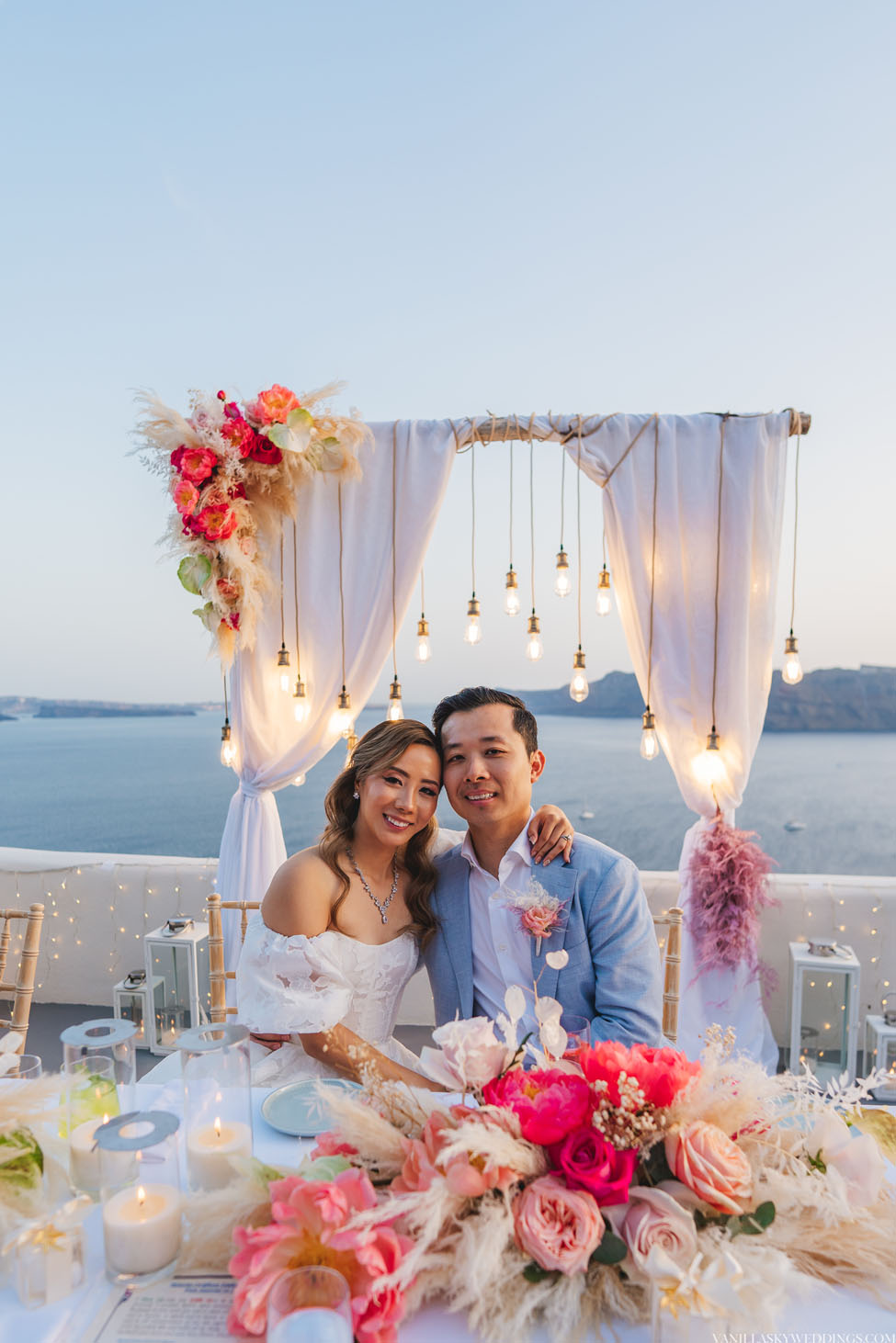 canaves-elopement-wedding-in-santorini-greece-oia