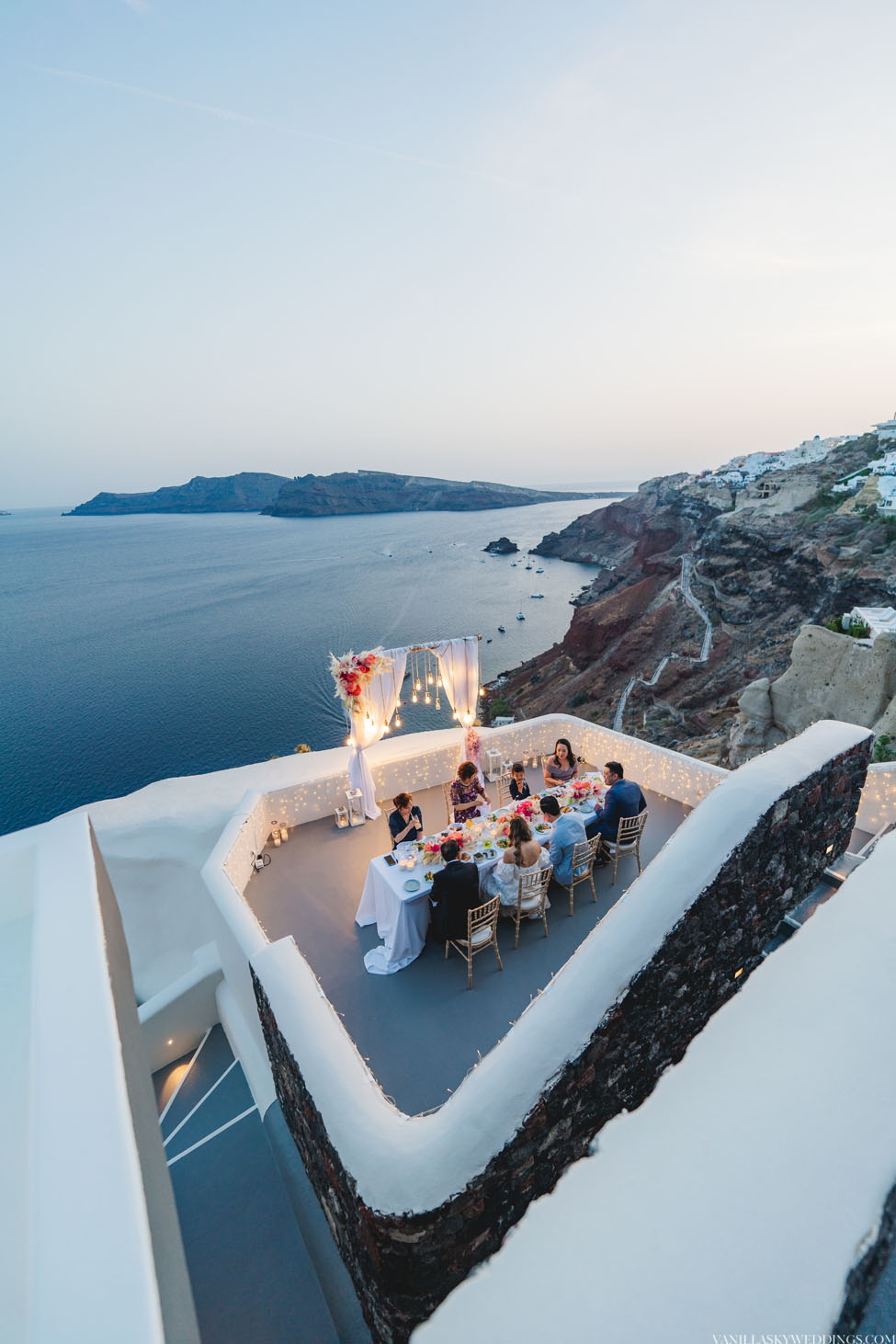 canaves-elopement-wedding-in-santorini-greece-oia