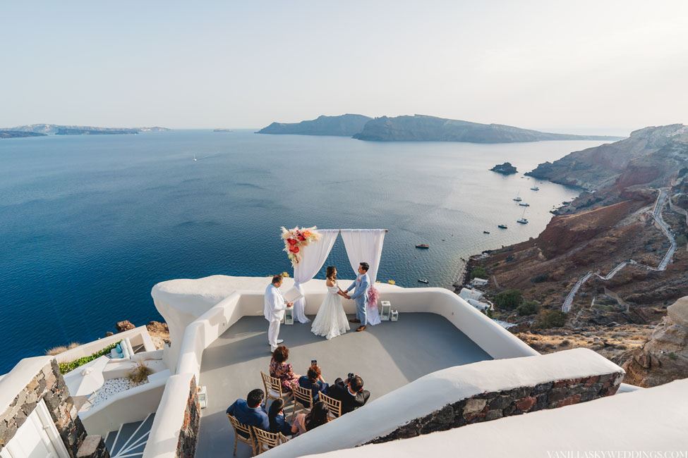 canaves-elopement-wedding-in-santorini-greece-oia