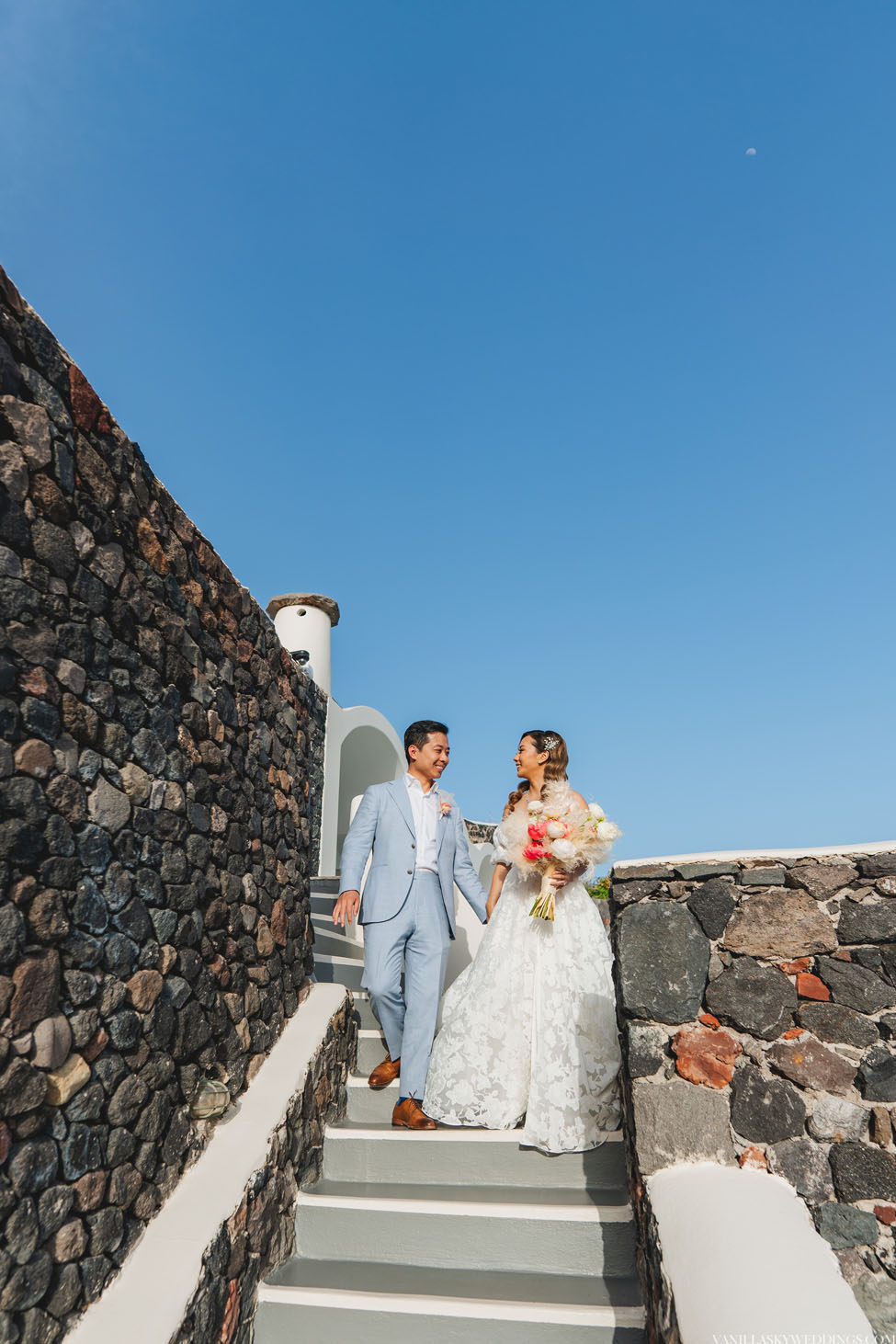 canaves-elopement-wedding-in-santorini-greece-oia