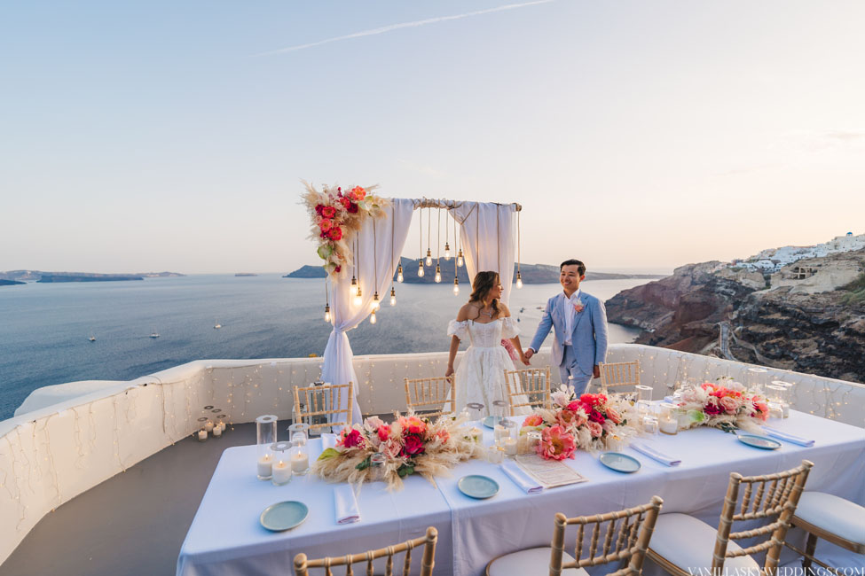 canaves-elopement-wedding-in-santorini-greece-oia