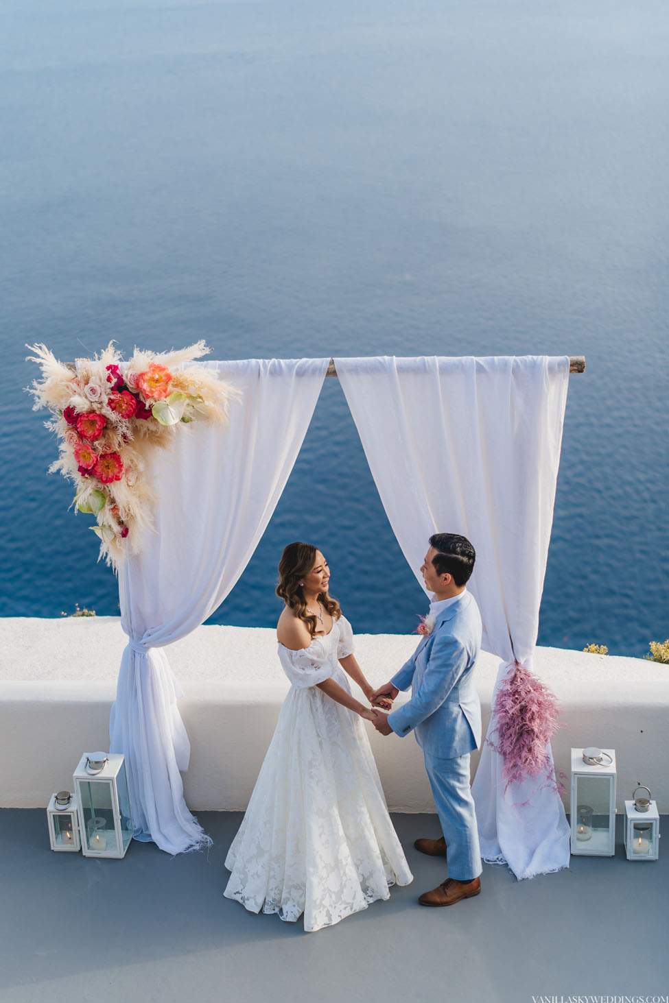 canaves-elopement-wedding-in-santorini-greece-oia