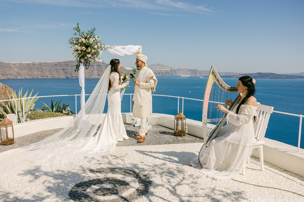 andronis-luxury-suites-oia-santorini-greece-destination-wedding-elopement-boho-chic-package-venue