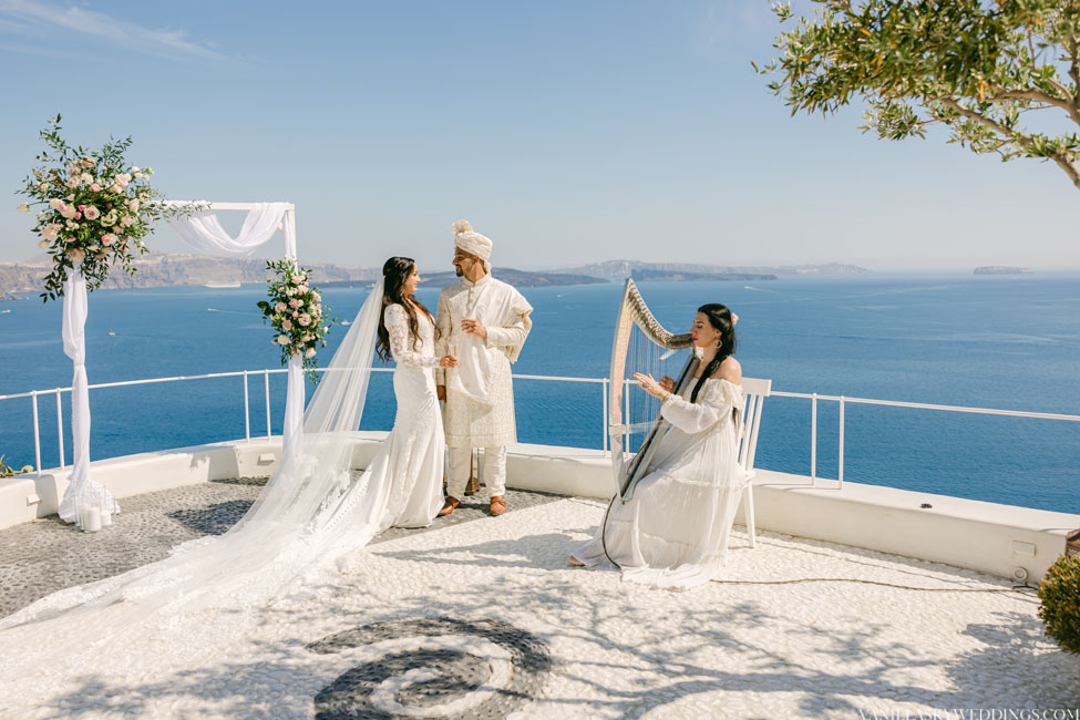 andronis-luxury-suites-oia-santorini-greece-destination-wedding-elopement-boho-chic-package-venue