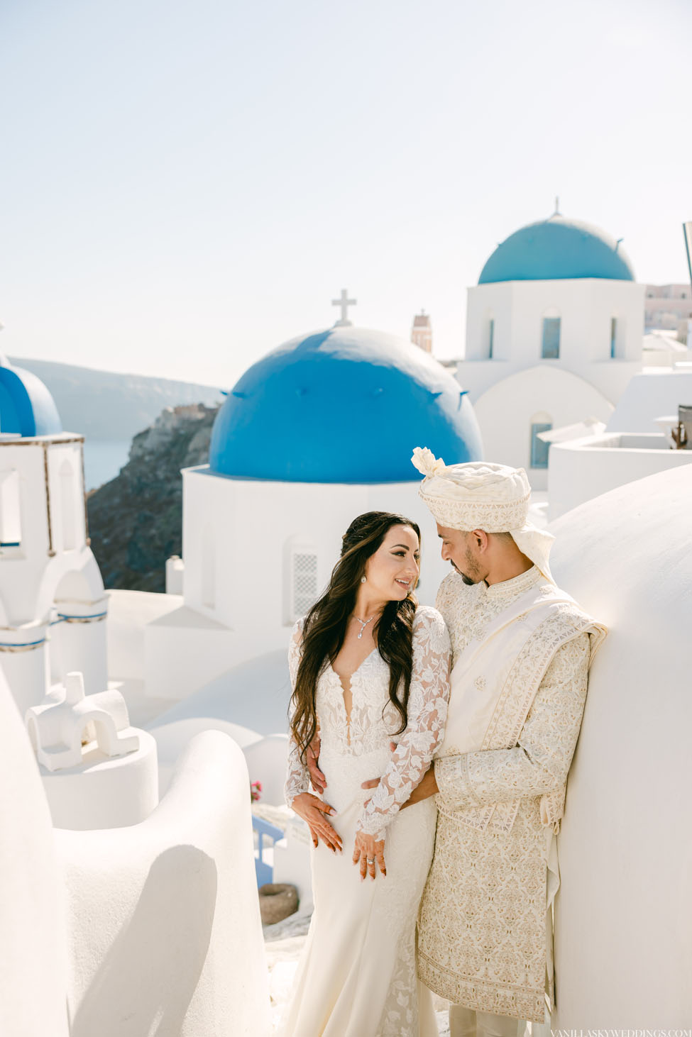 andronis-luxury-suites-oia-santorini-greece-destination-wedding-elopement-boho-chic-package-venue