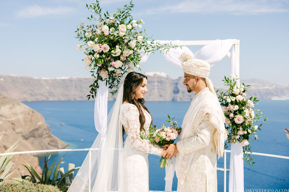 andronis-luxury-suites-oia-santorini-greece-destination-wedding-elopement-boho-chic-package-venue