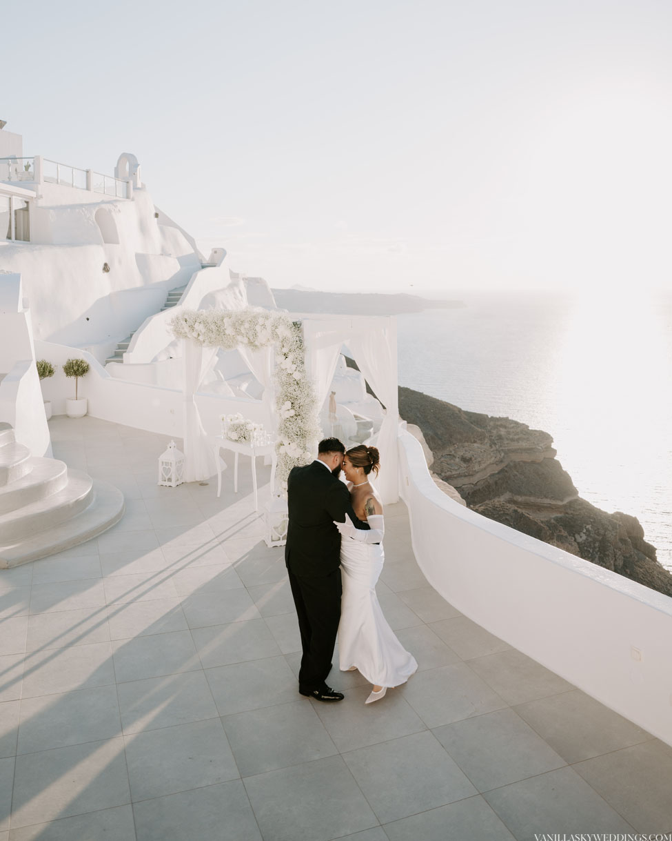 villa-irini-wedding-elopement-santorini-greece