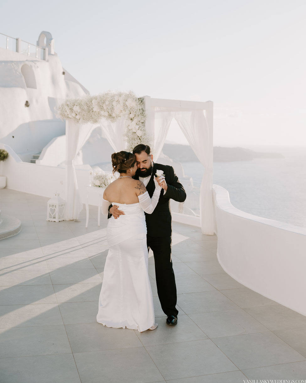 villa-irini-wedding-elopement-santorini-greece