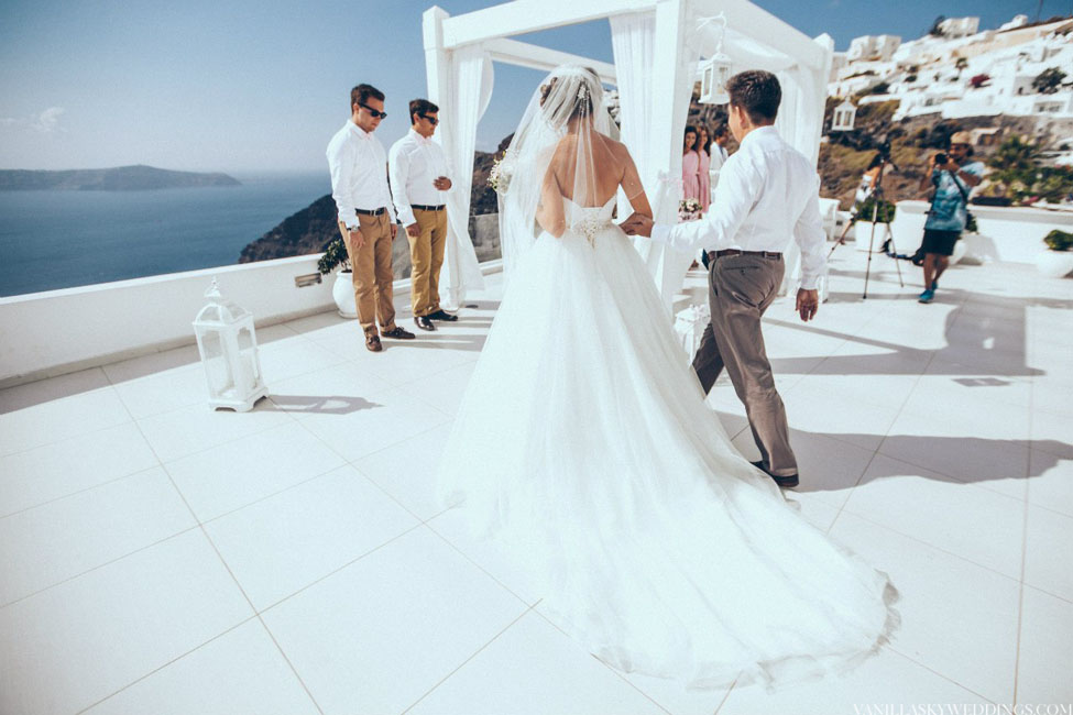 j_and_p_santorini_wedding_in_Dana_villas
