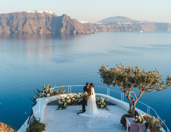 santorini-elopement-andronis-luxury-suites-oia-ceremony_marriage