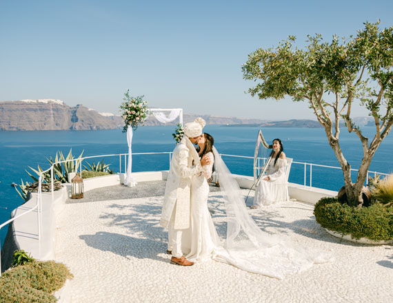 andronis-luxury-suites-santorini-greece-elopement-ceremony-cliff-area