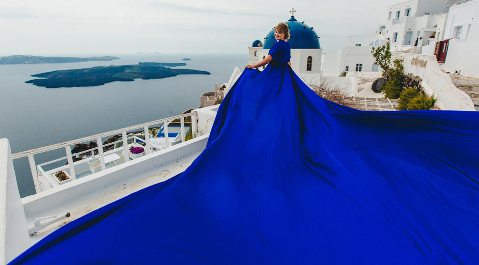 flying_dress_photo_shoot_santorini_greece_book_package_vanillasky20.jpg