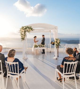 greece_santorini_andromeda_wedding_package_with_guests_vanilla_sky
