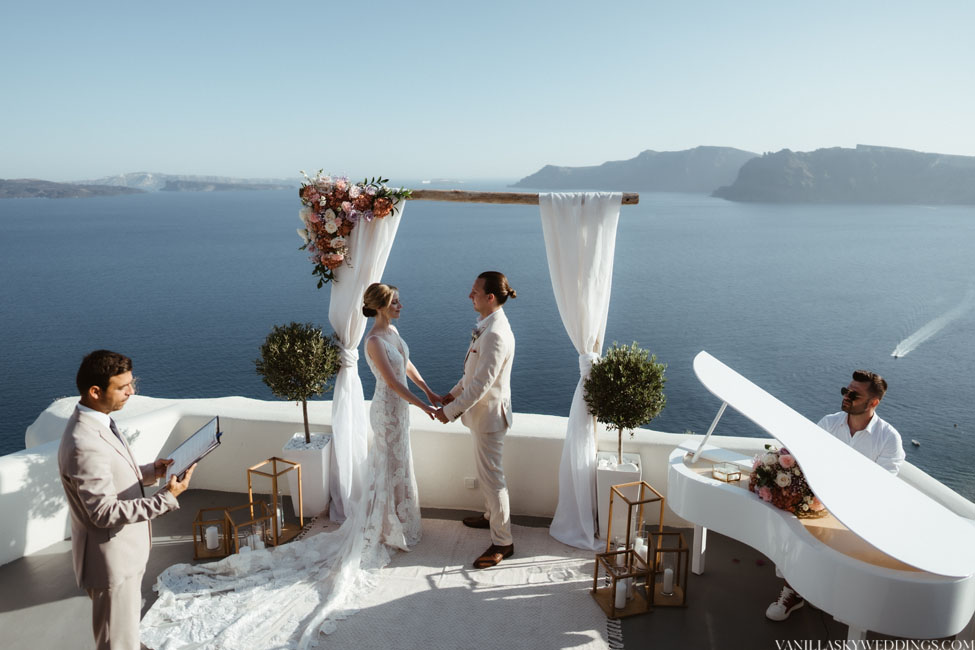 santorini_canaves_oia_suites_panorama_balcony_wedding_venue