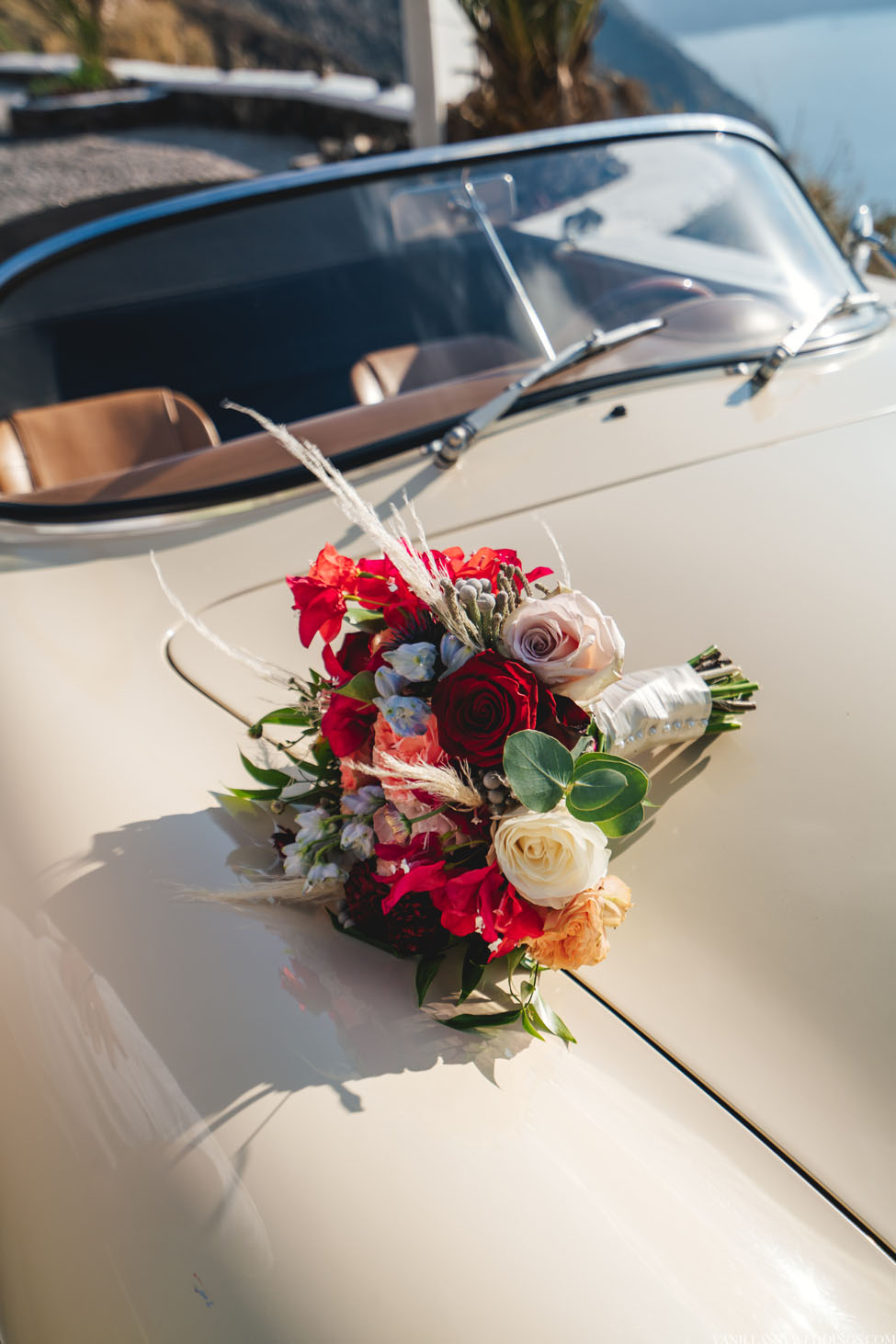 bridal_bouquets_flowers_in santorini_weddings