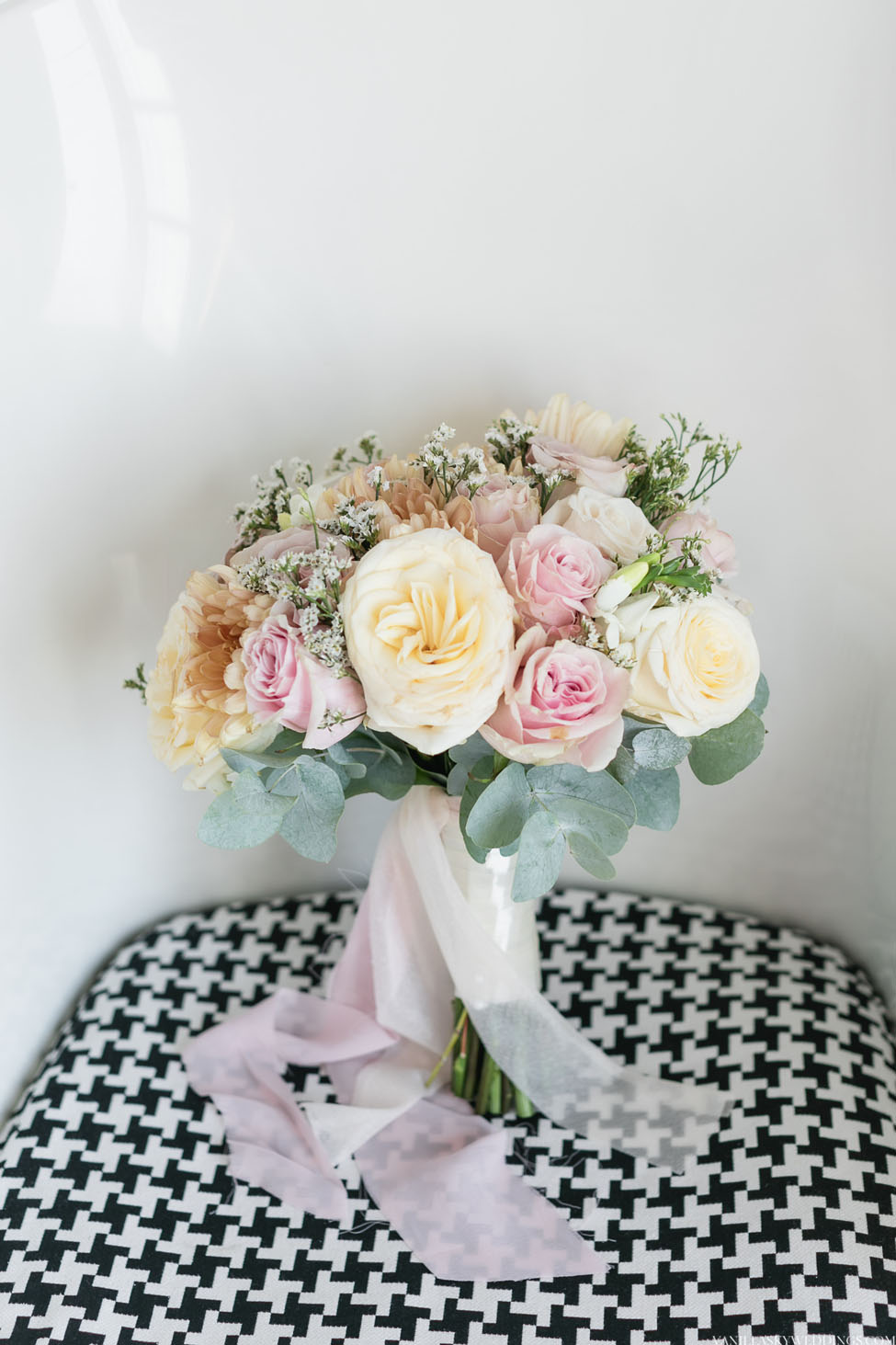 bridal_bouquets_flowers_in santorini_weddings