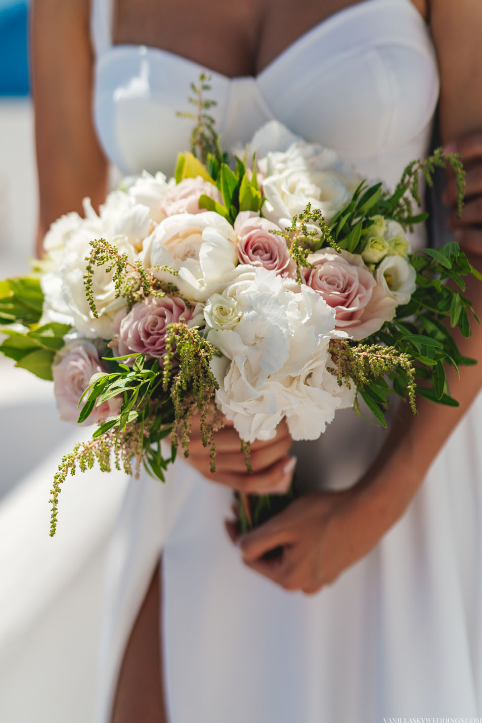 stylish_bouquet_santorini_wedding_greece_at_andromeda_villas