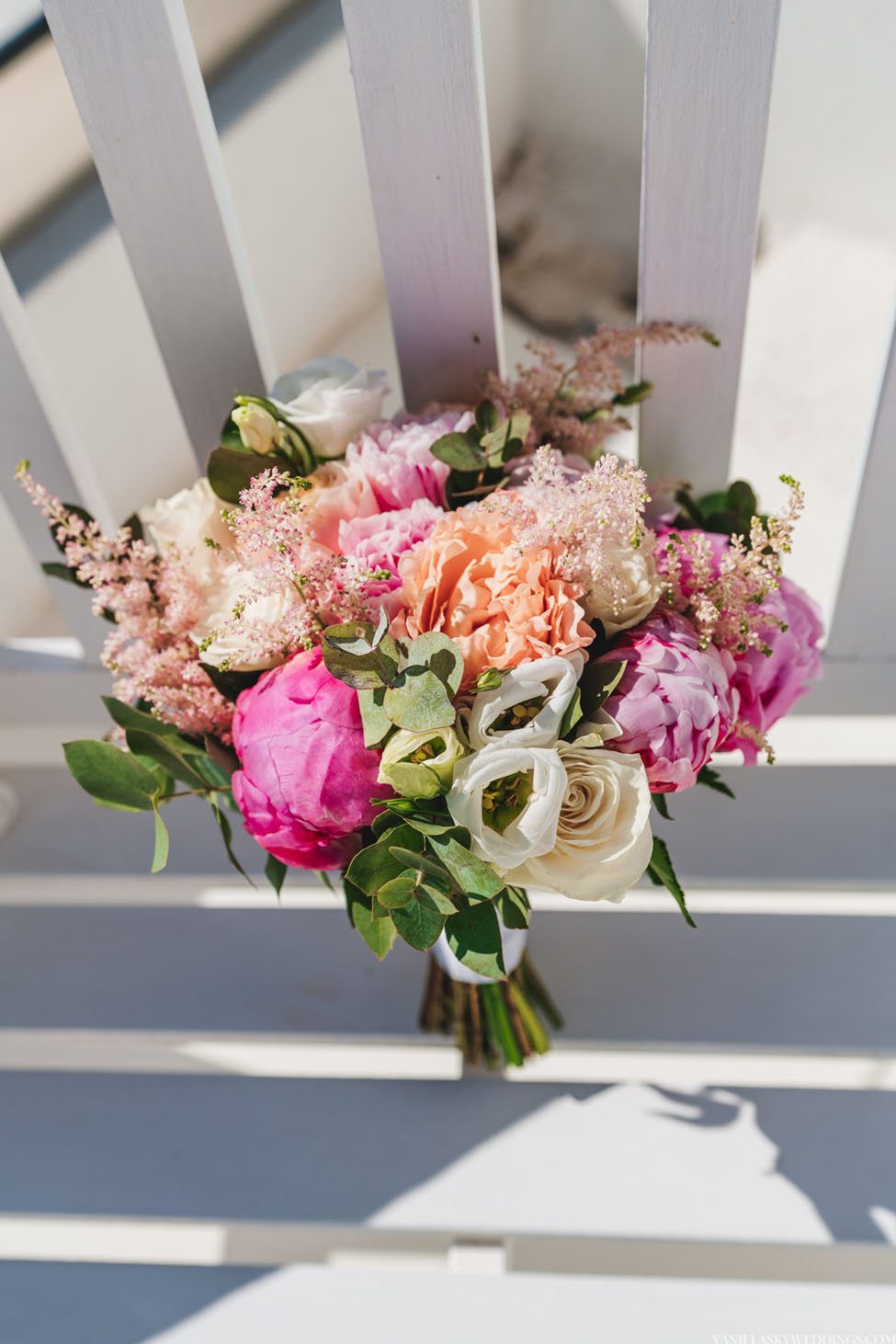 stylish_bouquet_santorini_wedding_greece_at_andromeda_villas