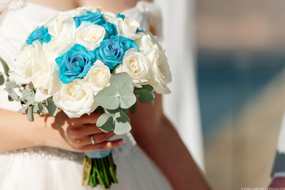 stylish_bouquet_santorini_wedding_greece_at_andromeda_villas