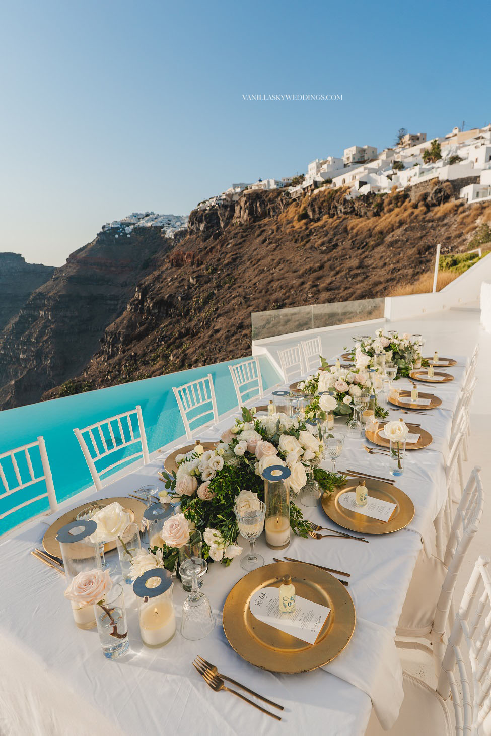 dana_villas_balcony_elopements-weddings-marriage
