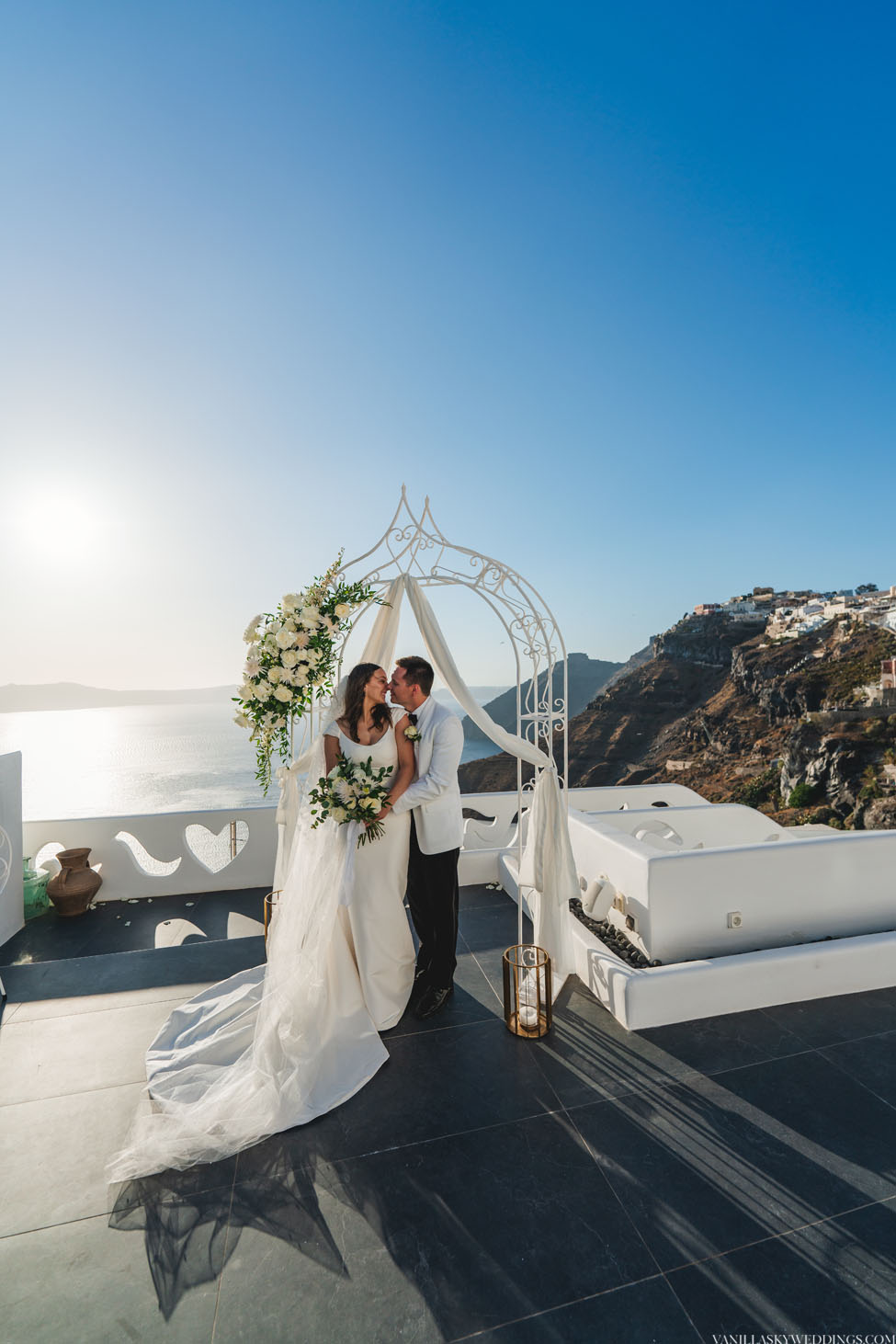 santorini_esperisma_restaurant_athina_luxury_suites_wedding_venue