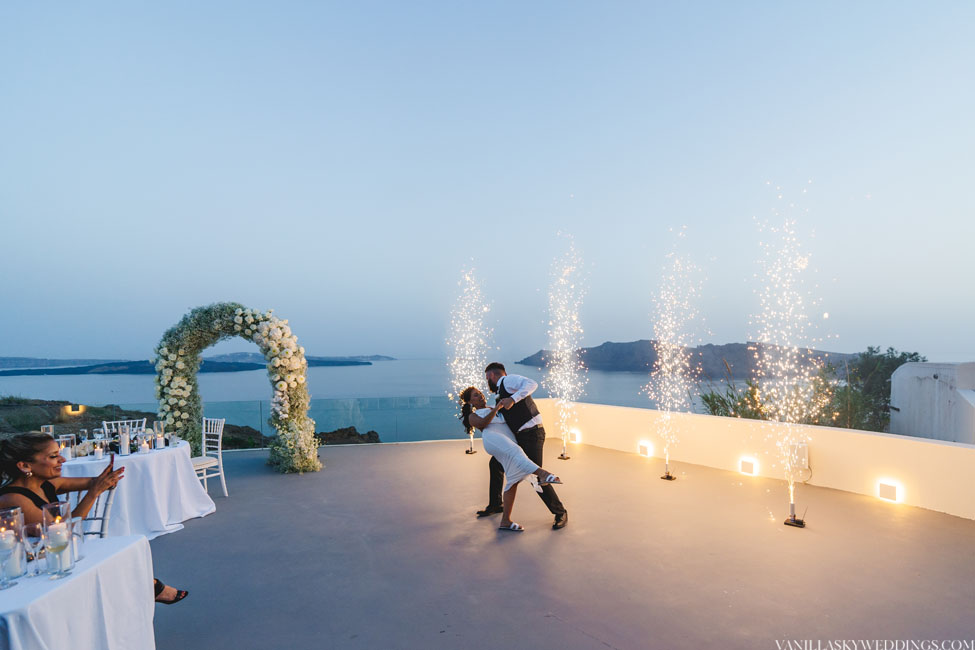 le-cote-oia-villas-wedding_venue_santorini_greece_vanilla_sky_planner_ceremony_elopement