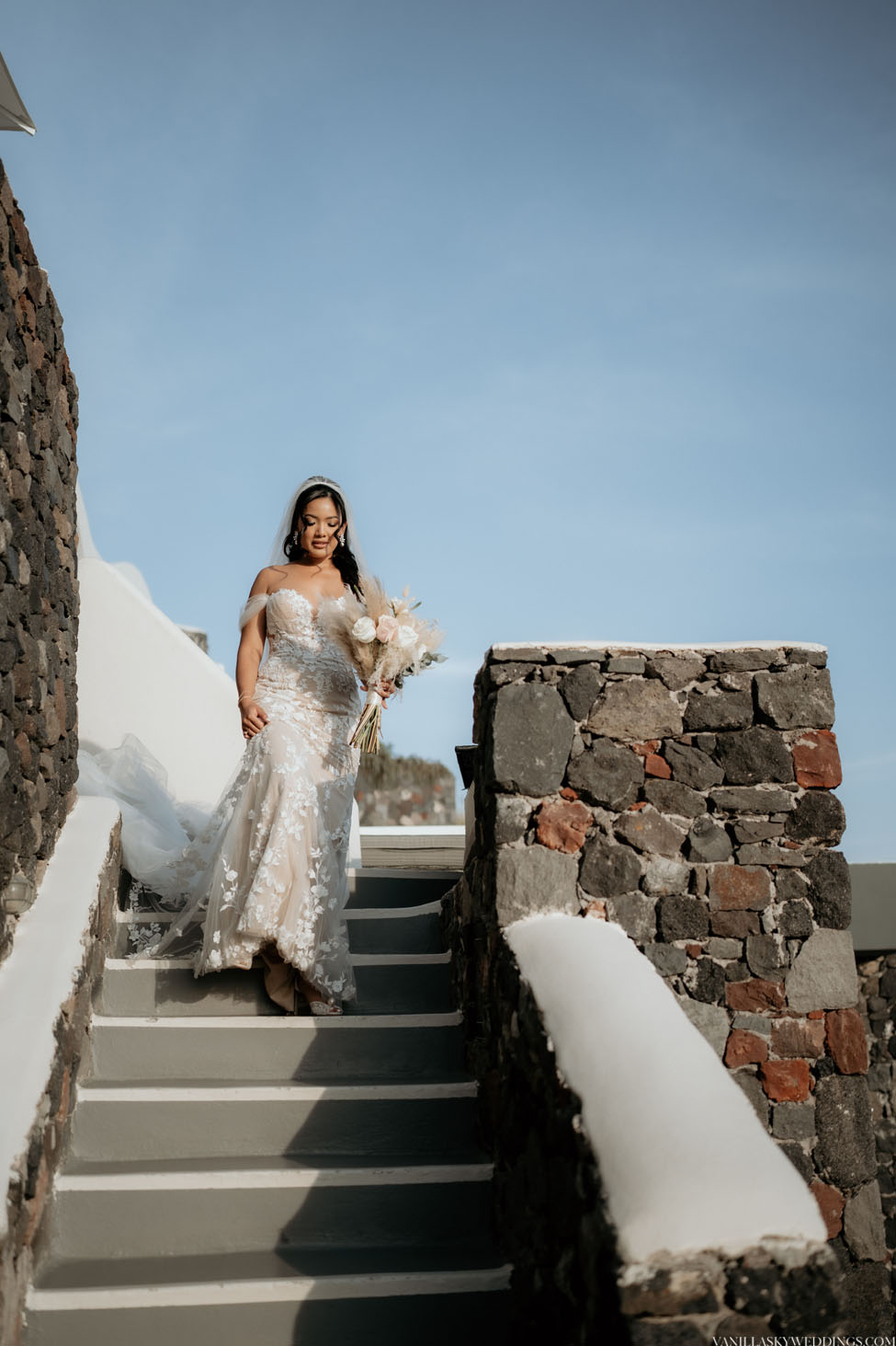 canaves-elopement-wedding-in-santorini-greece-oia