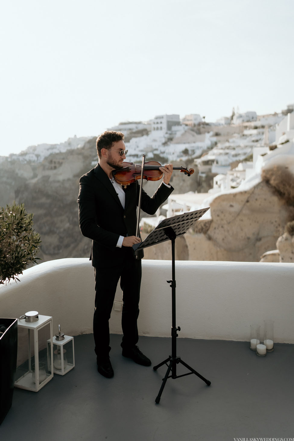 canaves-elopement-wedding-in-santorini-greece-oia