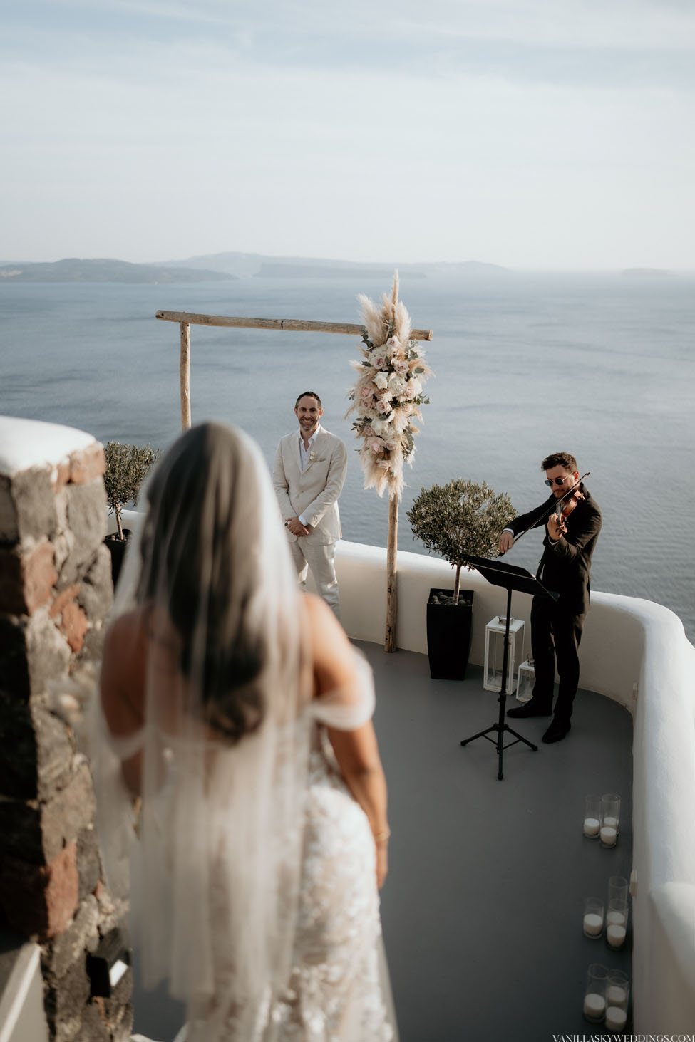 canaves-elopement-wedding-in-santorini-greece-oia