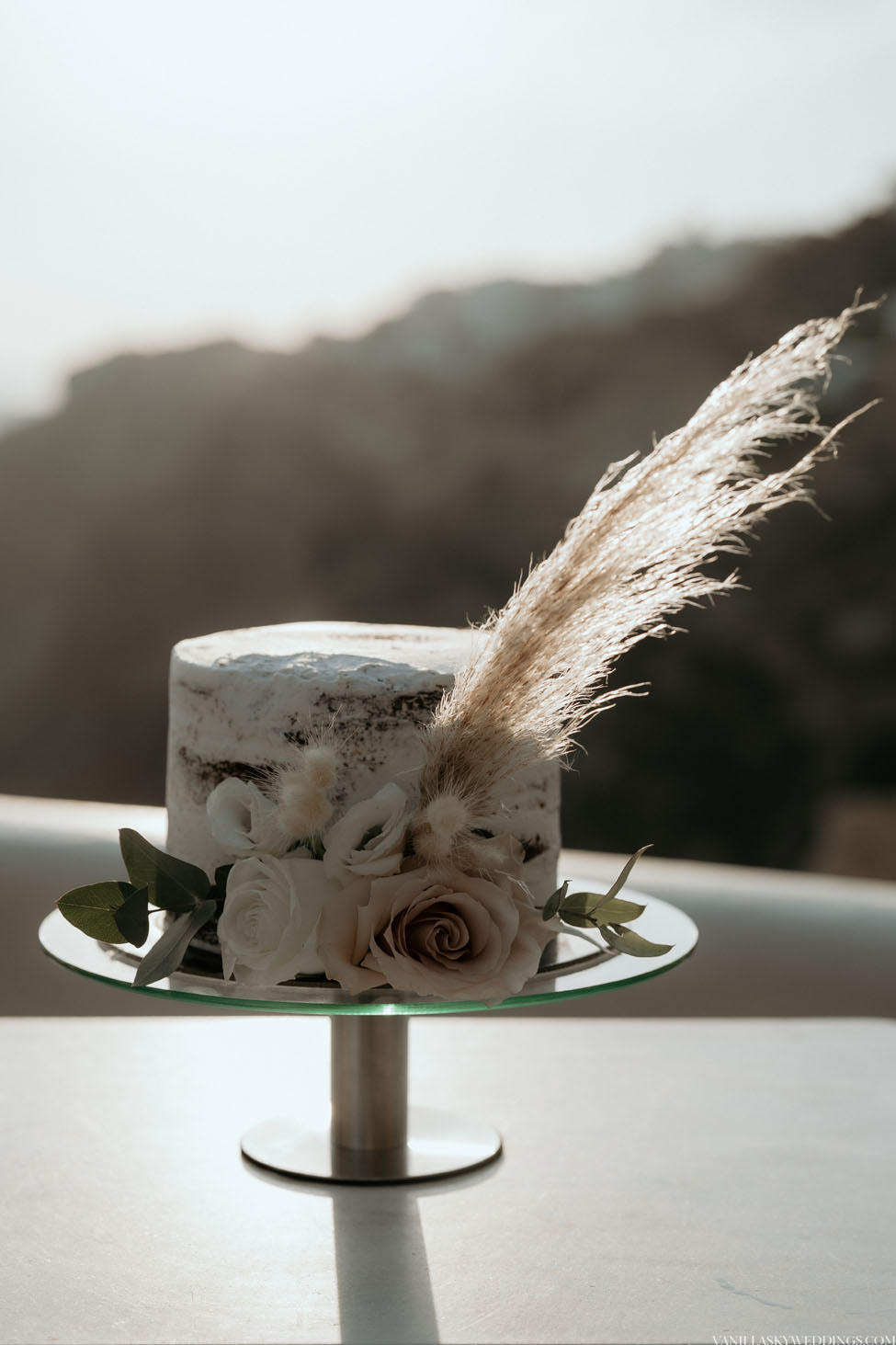 canaves-elopement-wedding-in-santorini-greece-oia